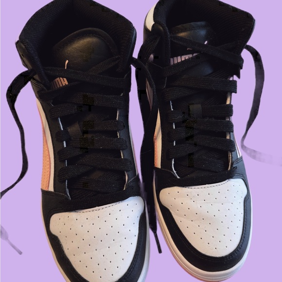 PUMA HIGH TOPS FOR WOMEN - EUC! Worn only 2 or 3 times. - Picture 1 of 2